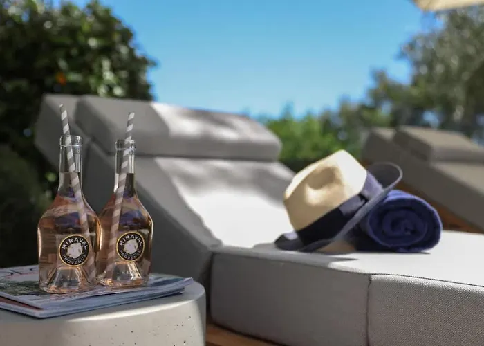 32 L Sport Court & Pool L Shellter 别墅 *