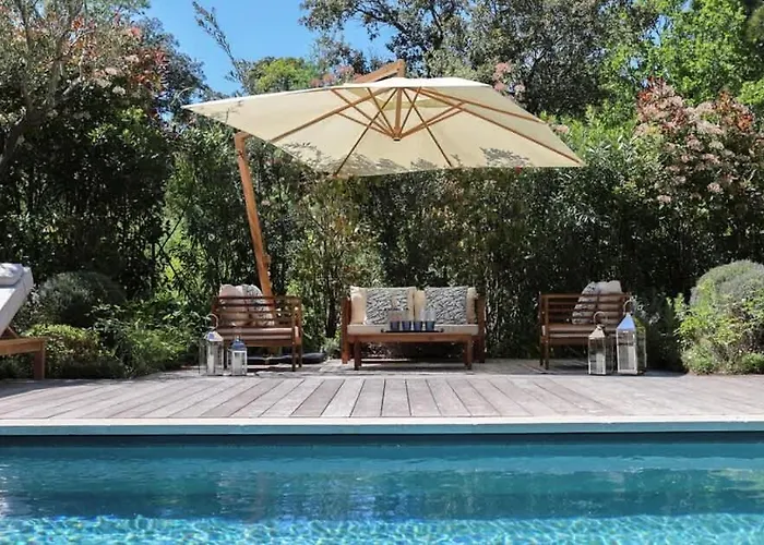 32 L Sport Court & Pool L Shellter 别墅 *